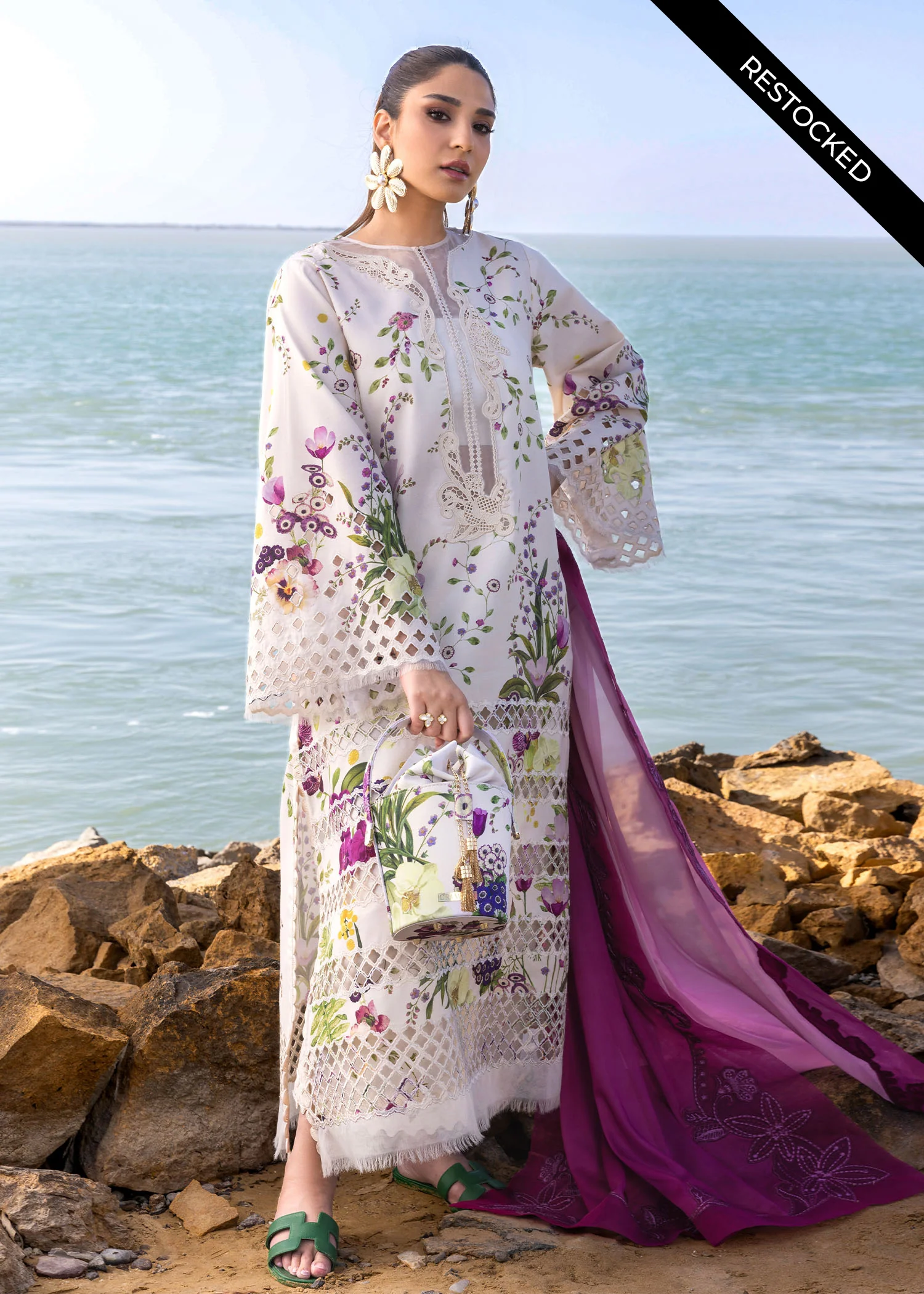 Crimson- LAWN-Bloom Bold - D4 A